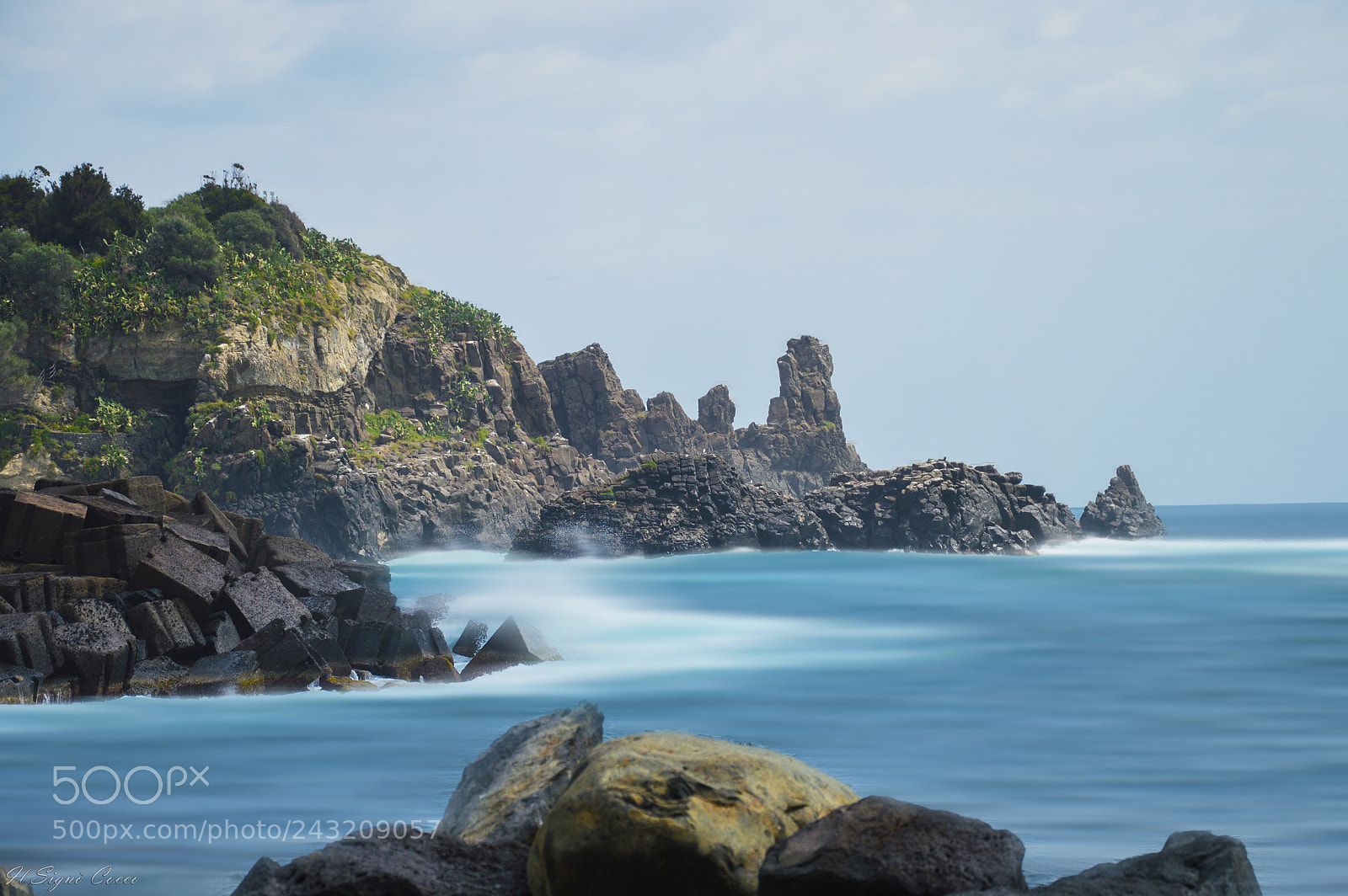 Nikon D3200 sample photo. The sea's sound, acitrezza photography