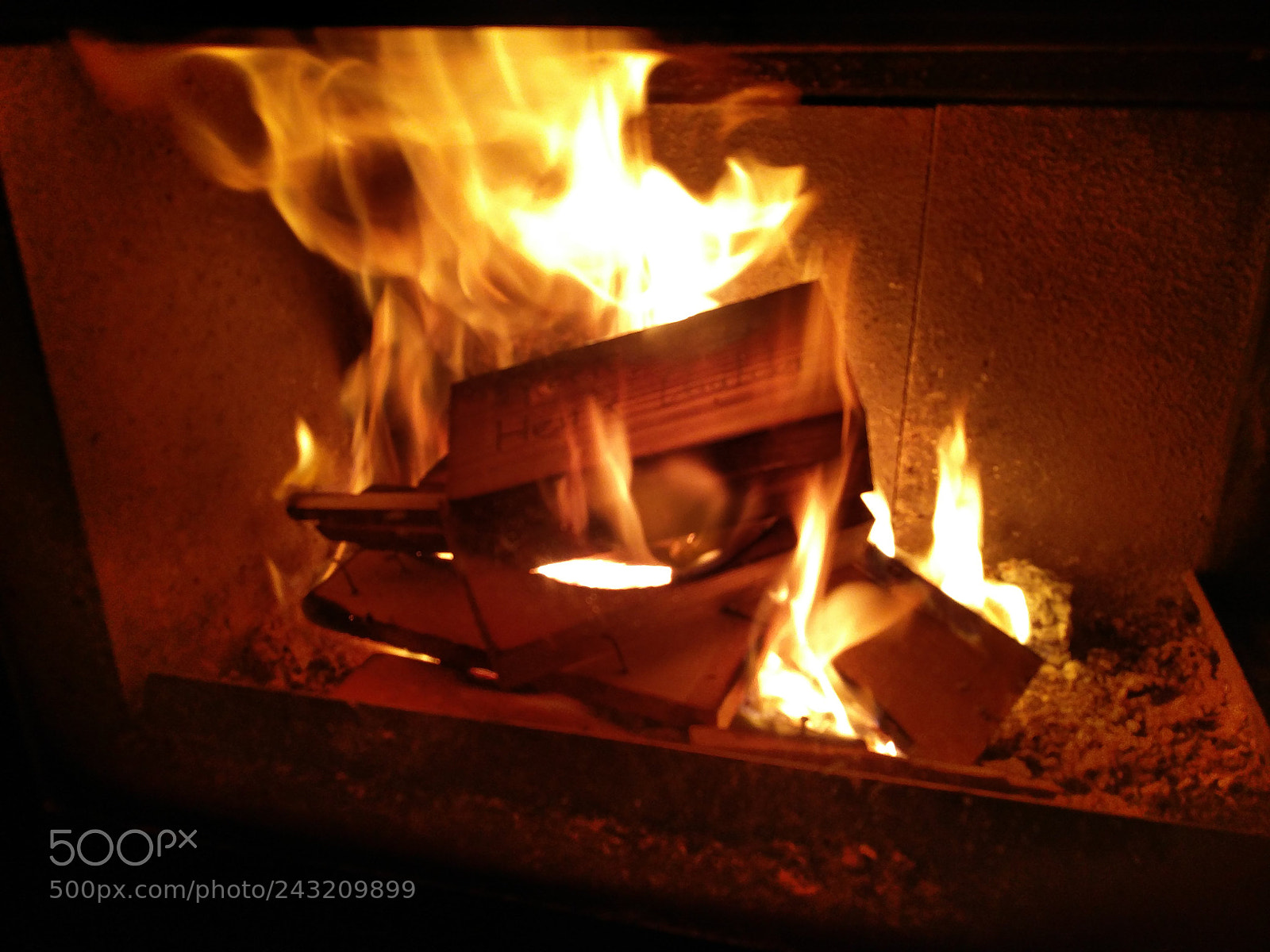 OnePlus 2 sample photo. Fireplace photography