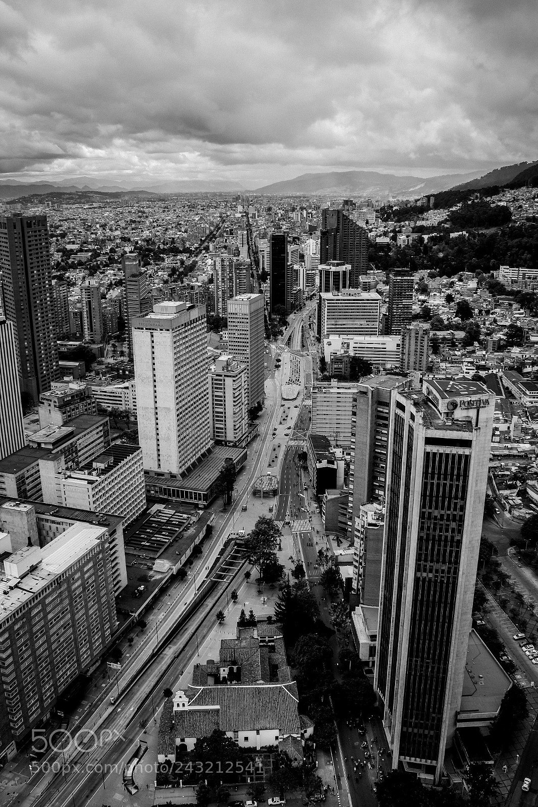 Canon EOS 1300D (EOS Rebel T6 / EOS Kiss X80) sample photo. Bogota downtonw photography