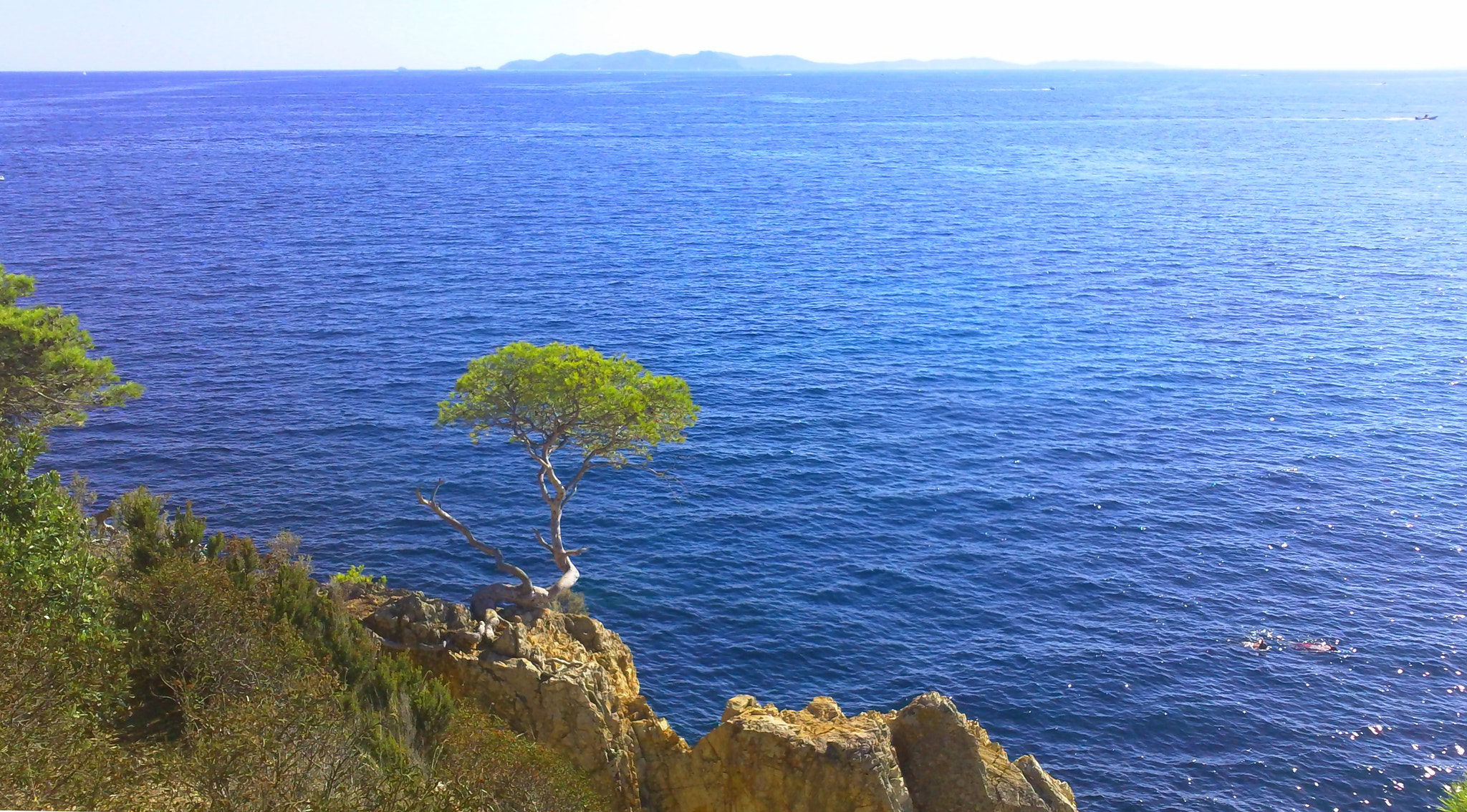 Kodak PLAYSPORT VIDEO CAMERA, ZX3 sample photo. Porquerolles photography