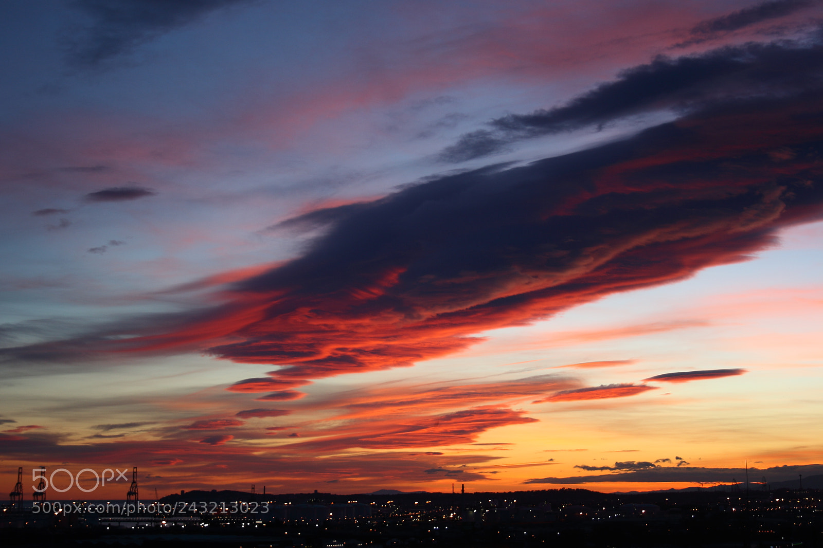 Canon EF-S 18-55mm F3.5-5.6 II sample photo. Diagonal cloud photography