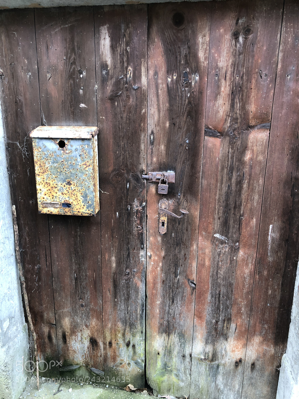 Apple iPhone 8 sample photo. Closed 4 ever photography