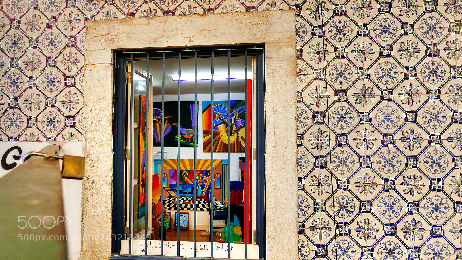 Panasonic Lumix DMC-FZ1000 sample photo. Prison art photography
