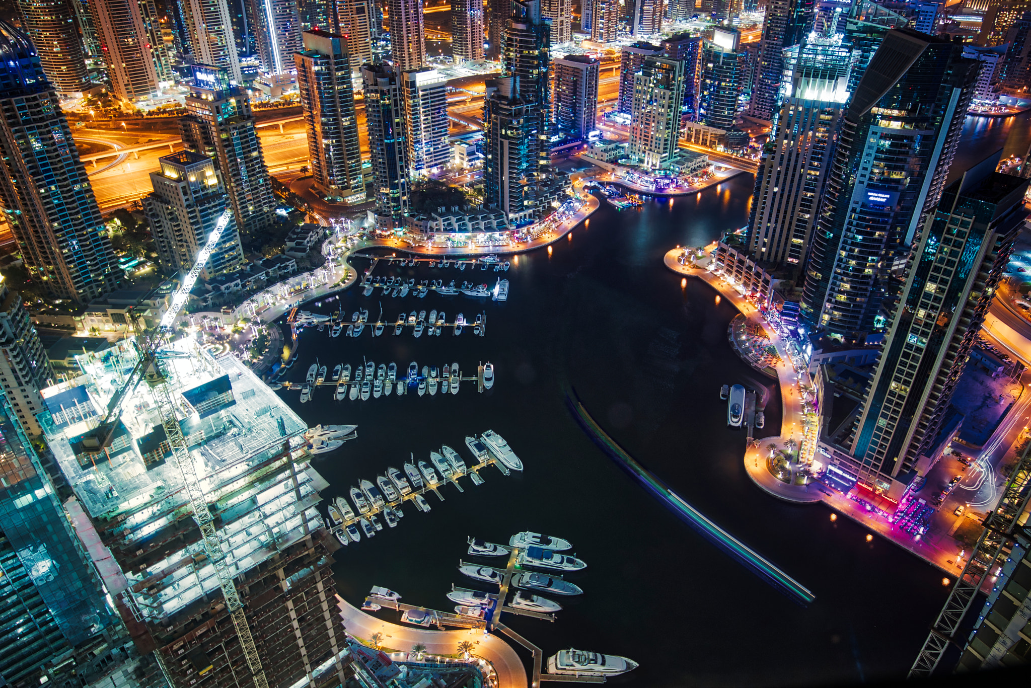 Canon EOS M5 + Canon EF-M 11-22mm F4-5.6 IS STM sample photo. Dubai marina photography