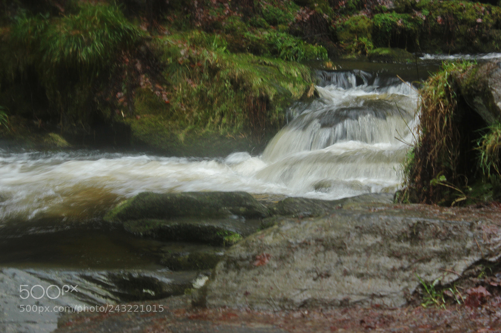 Canon EOS 550D (EOS Rebel T2i / EOS Kiss X4) sample photo. Waterfall photography