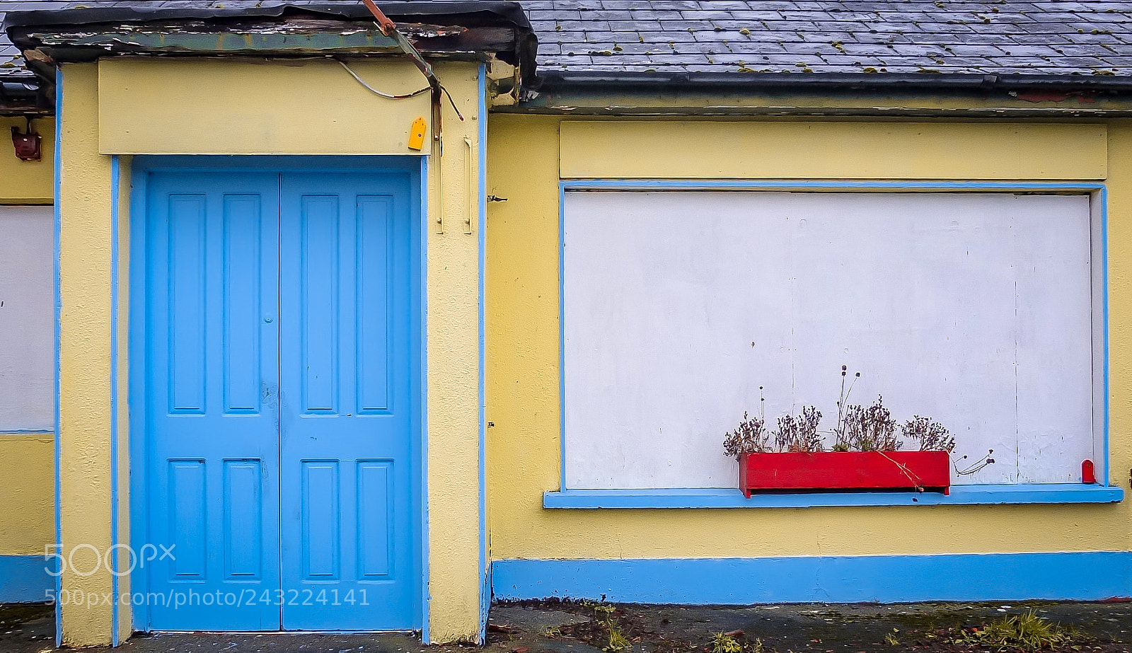Fujifilm X10 sample photo. Abandoned offaly photography