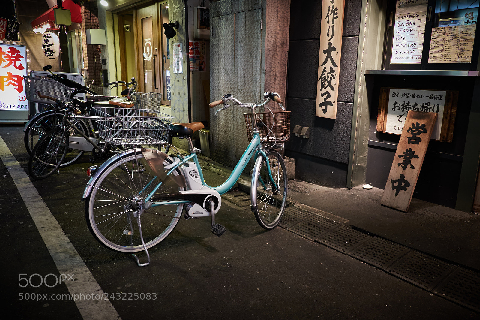 Fujifilm X-T1 sample photo. Tokyo bike photography