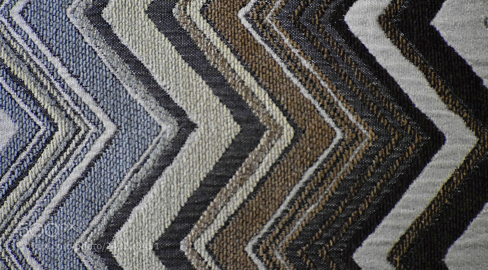 Nikon D3400 sample photo. Chevron vertical photography