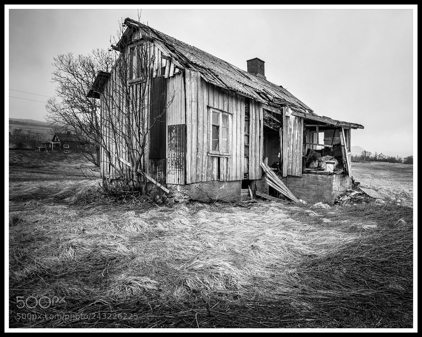 Nikon D600 sample photo. Abandoned house, lofoten photography