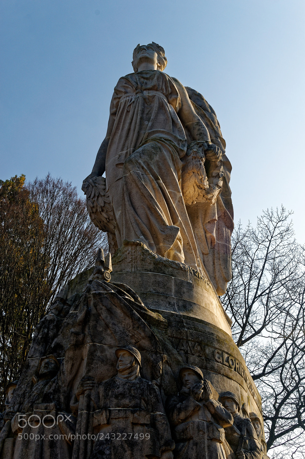Nikon D3200 sample photo. The statue of the photography