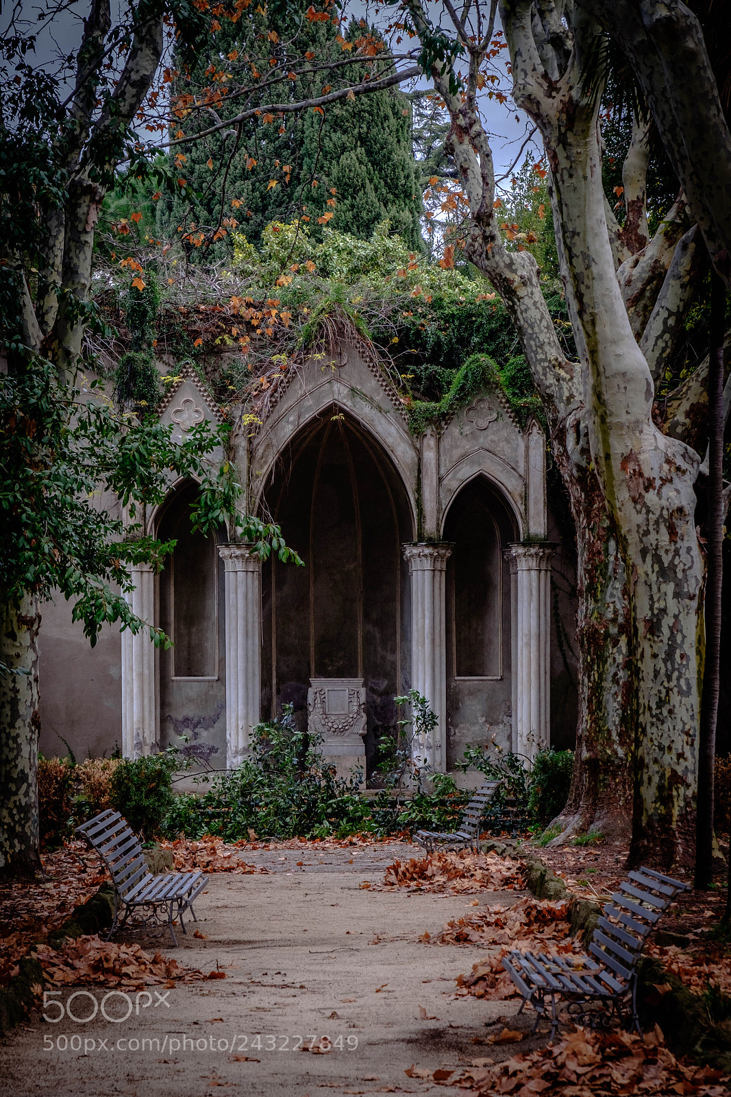 Fujifilm X-T1 sample photo. Forgotten chapel_rome photography