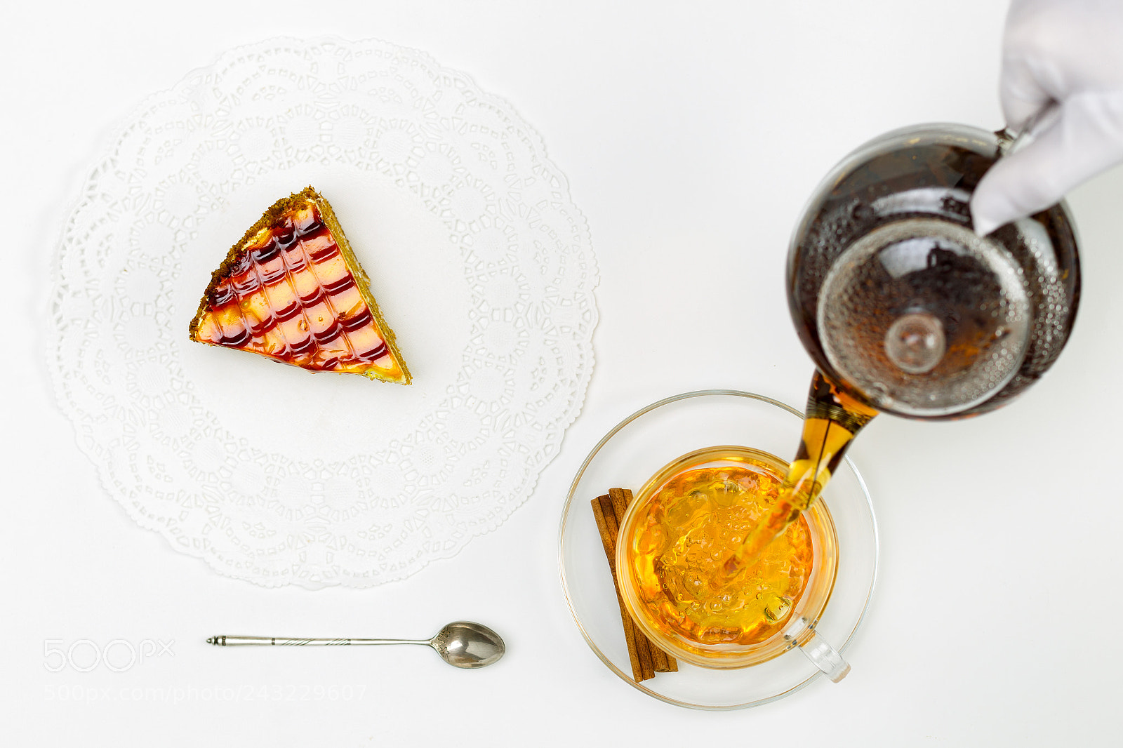 Canon EOS-1D Mark IV sample photo. Transparent teapot, glass cup photography