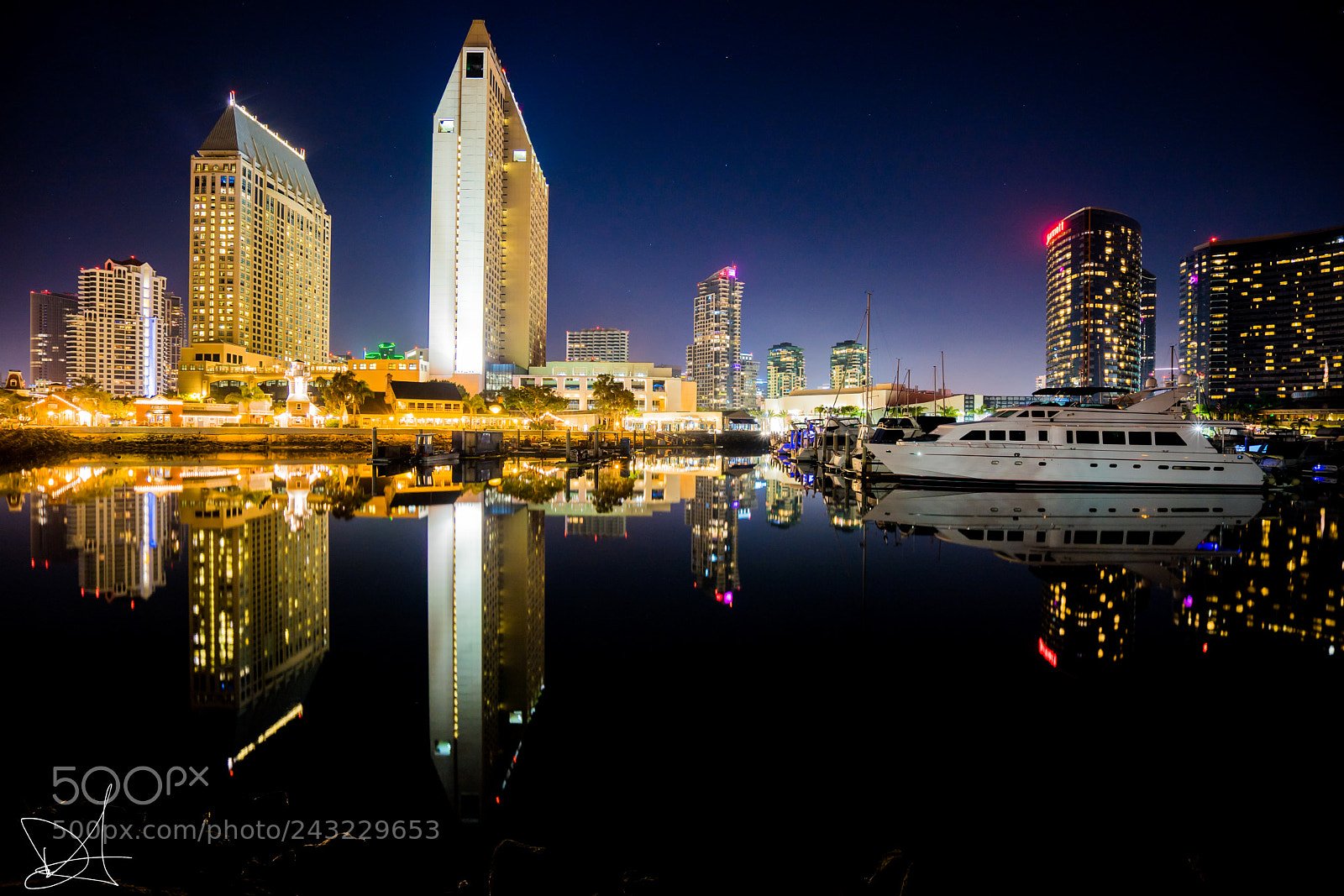 Sony a7 II sample photo. Reflective sd skyline photography