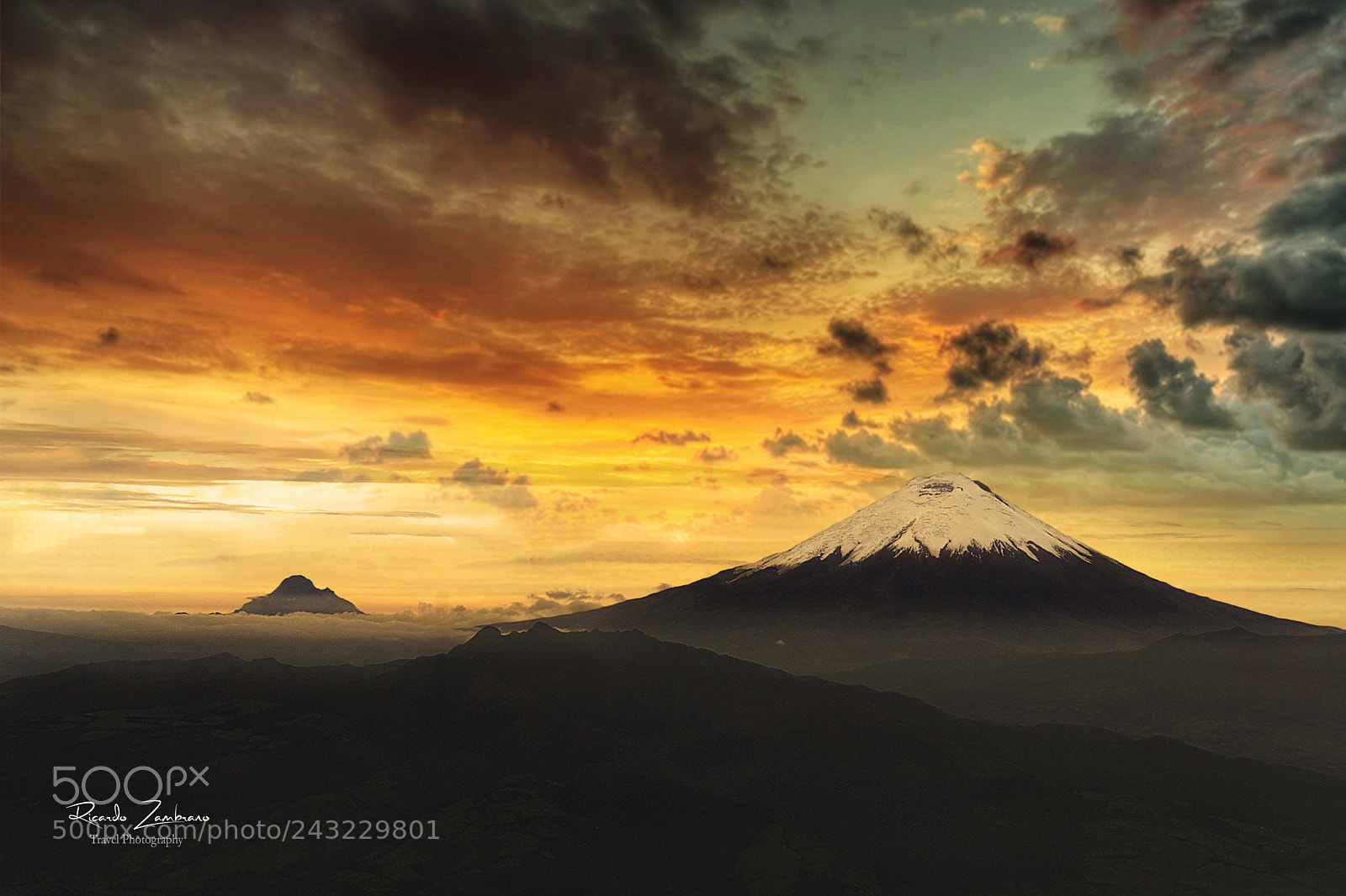 Nikon D300 sample photo. Amanacer en el cotopaxi photography