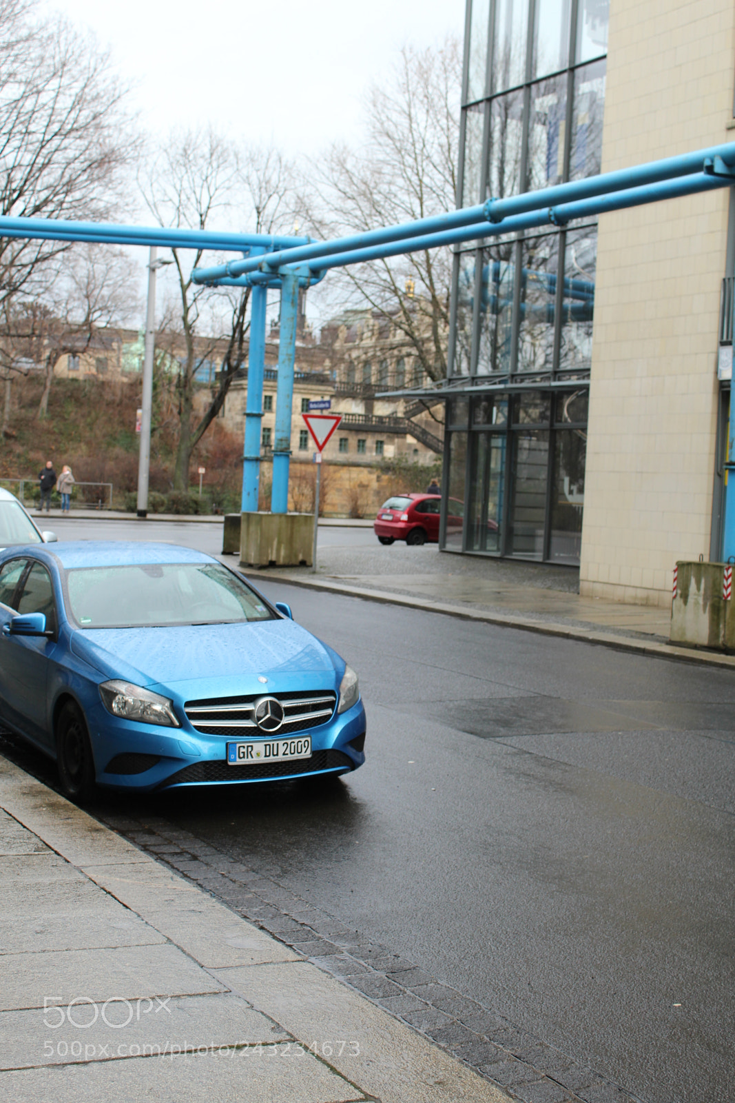 Canon EOS 600D (Rebel EOS T3i / EOS Kiss X5) sample photo. Light blue photography