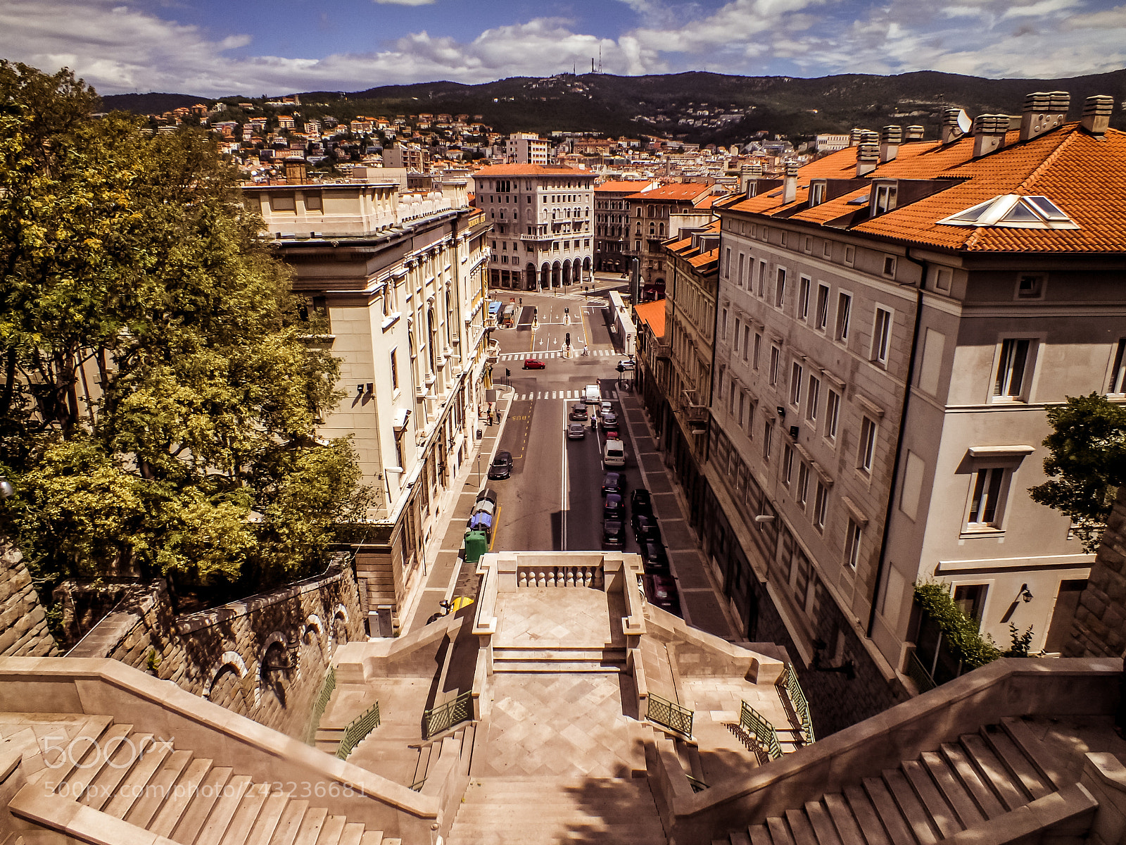 FujiFilm FinePix HS20 EXR (FinePix HS22 EXR) sample photo. Chiesa di altri culti photography