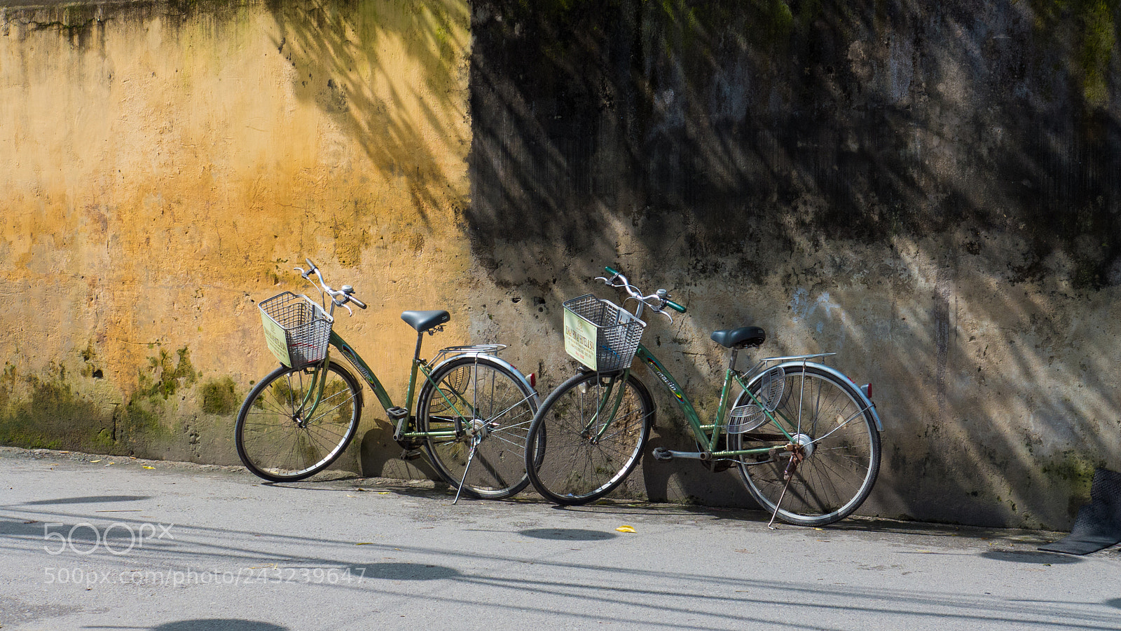 Panasonic Lumix DMC-LX7 sample photo. Bikes in h i photography