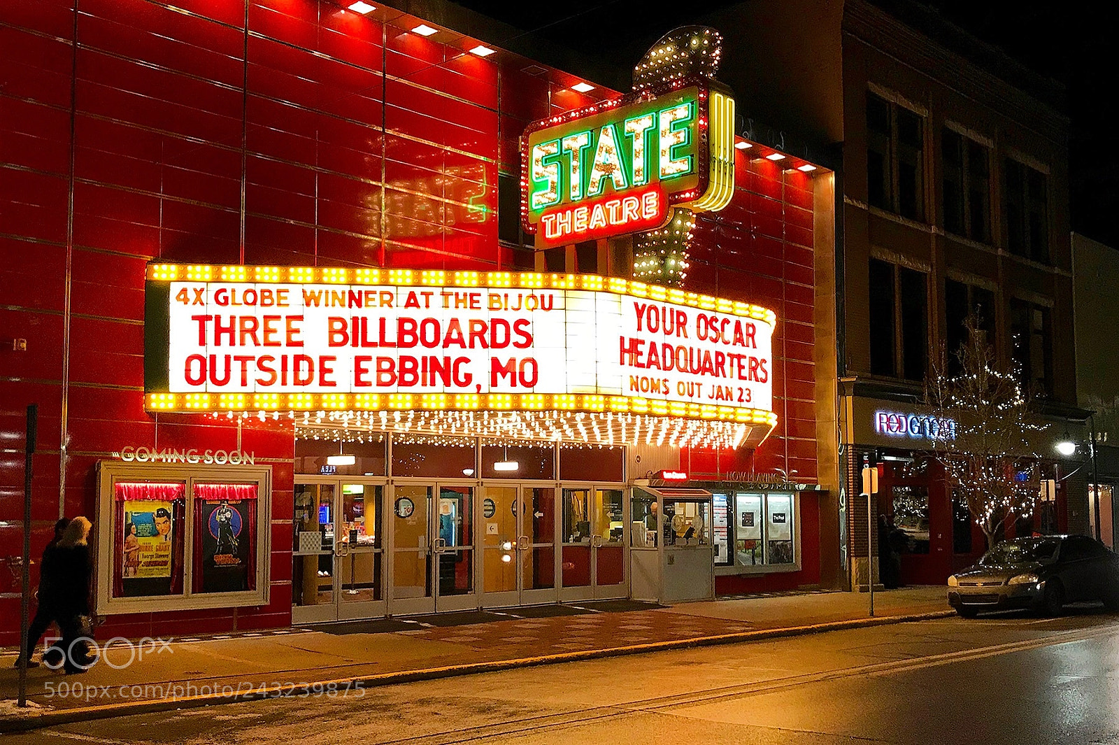 Apple iPhone 7 sample photo. The state theatre in photography