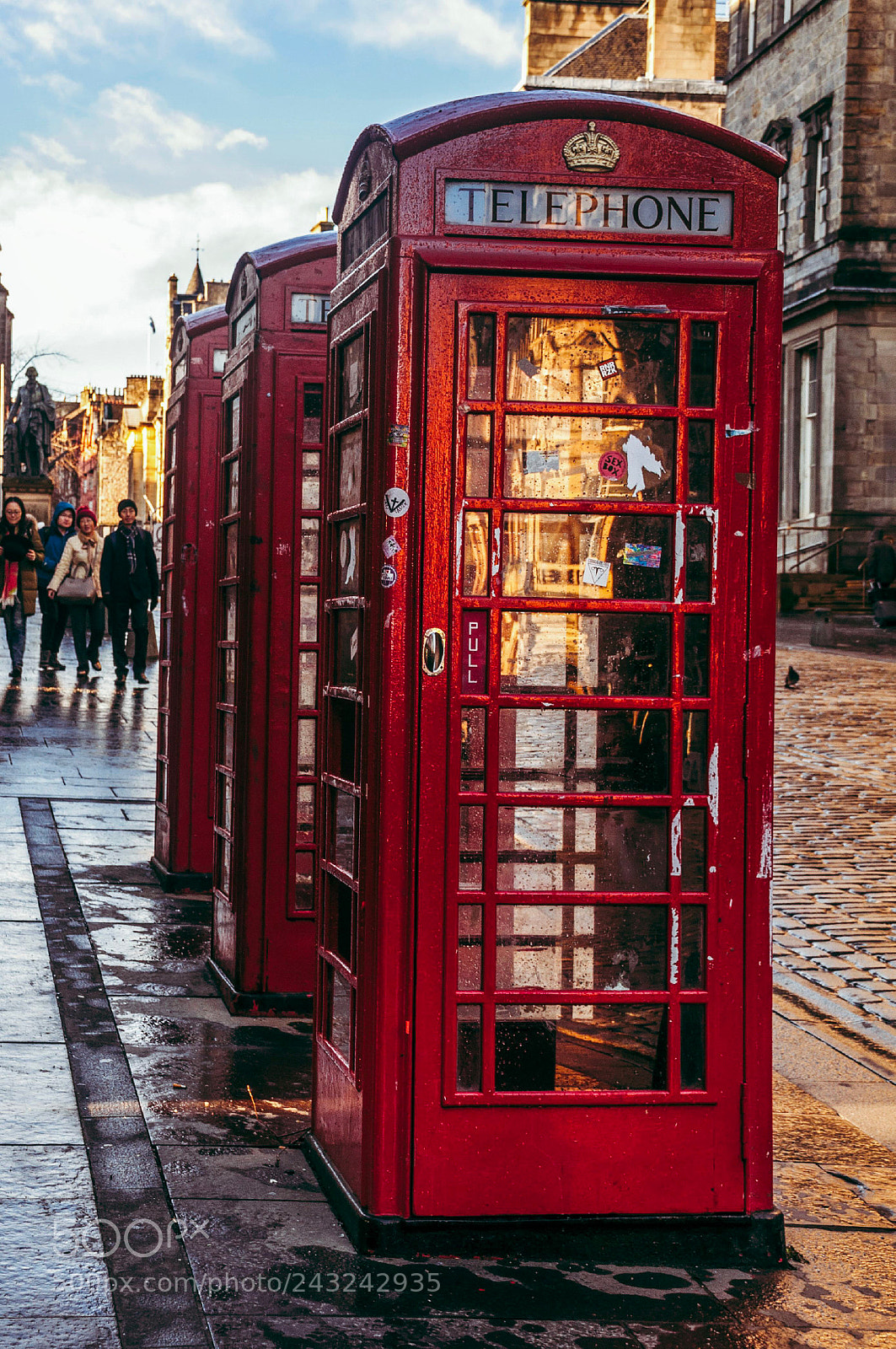 Nikon D90 sample photo. The iconic phonebooth photography