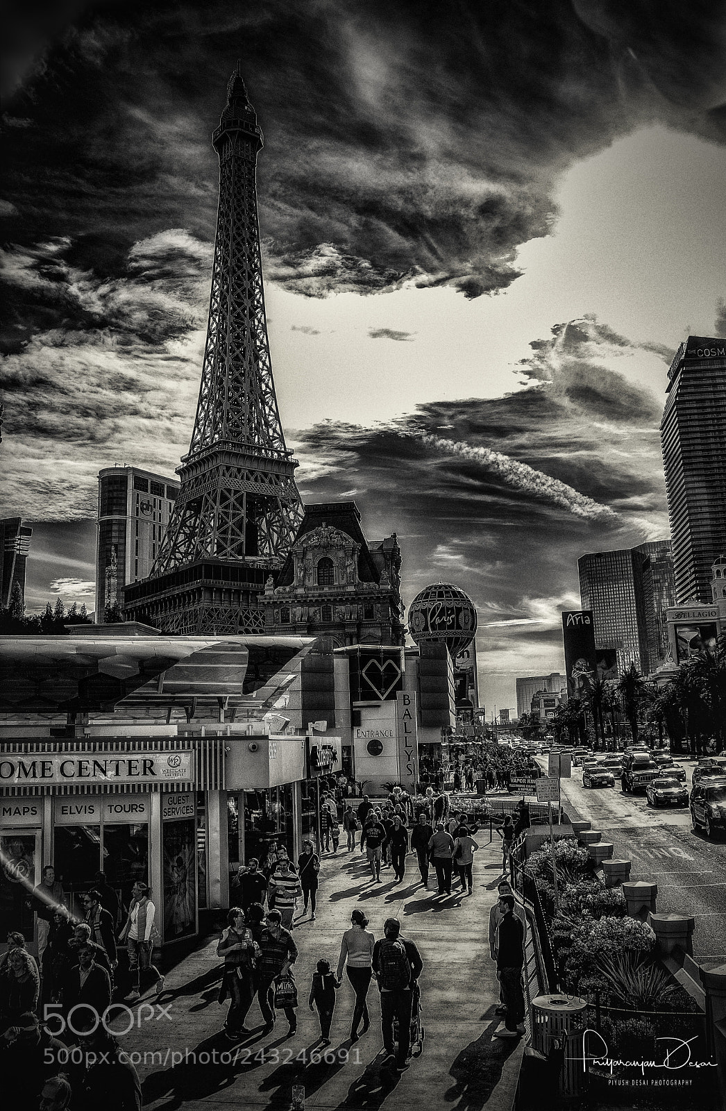 Canon EOS M5 sample photo. Las vegas boulevard photography