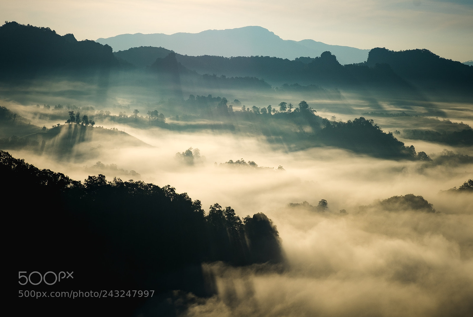 Fujifilm X-T1 sample photo. Jabo cloud sea photography