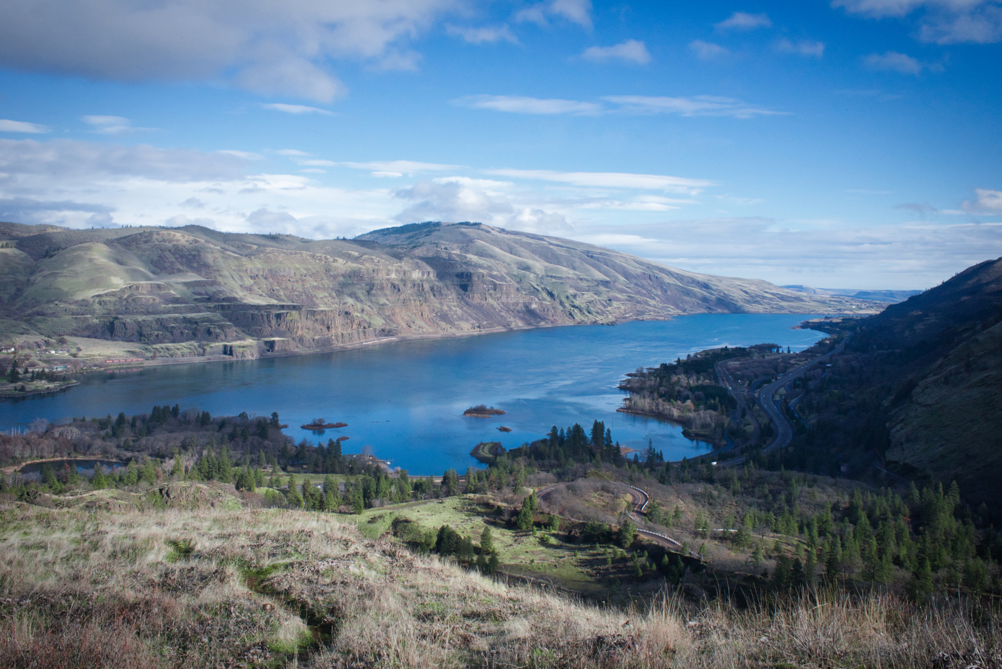 Nikon AF Nikkor 28mm F2.8D sample photo. Vibing outdoors photography