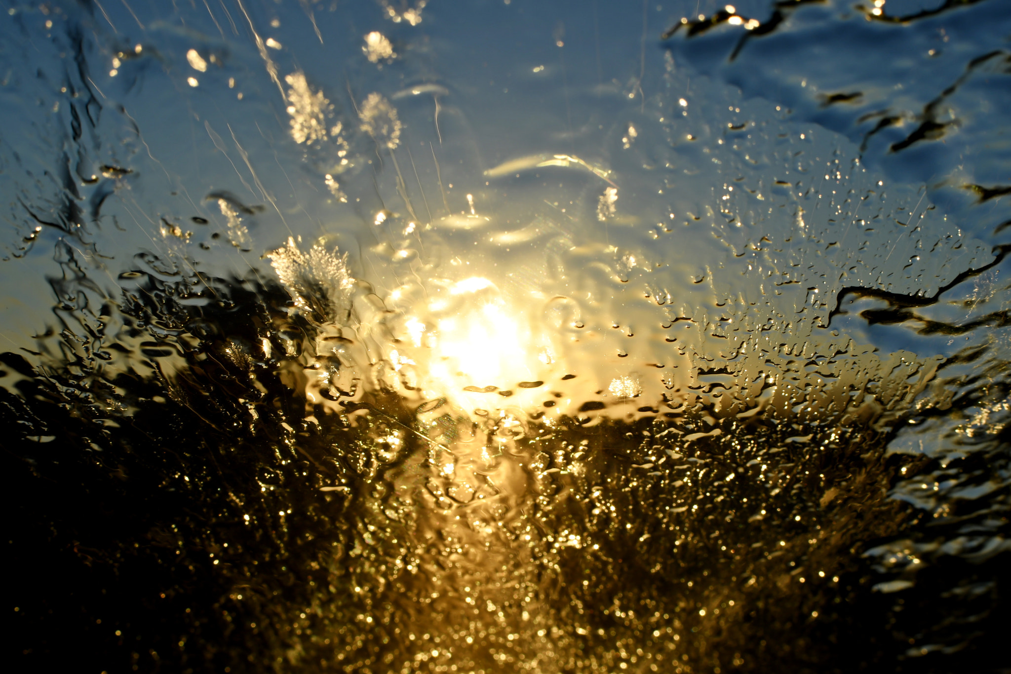 Nikon D500 + Nikon AF-S DX Nikkor 35mm F1.8G sample photo. Abstract rain and abstract sunset photography