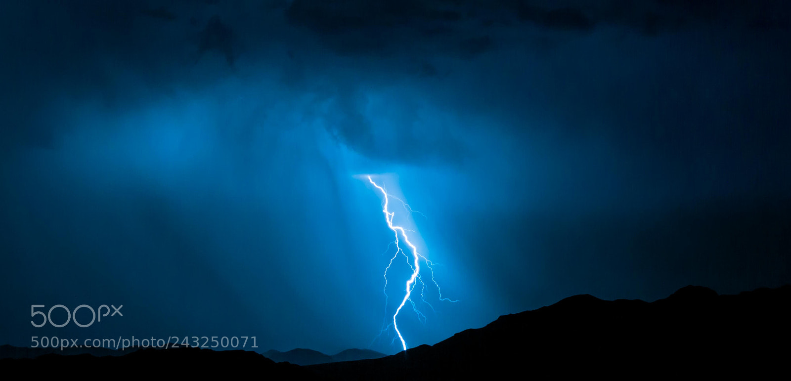 Canon EOS 60D sample photo. Chasing lightning photography
