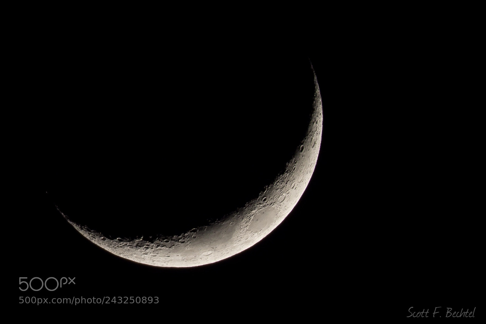 Olympus OM-D E-M1 Mark II sample photo. Waxing crescent 14.3% - january 20, 2018 photography