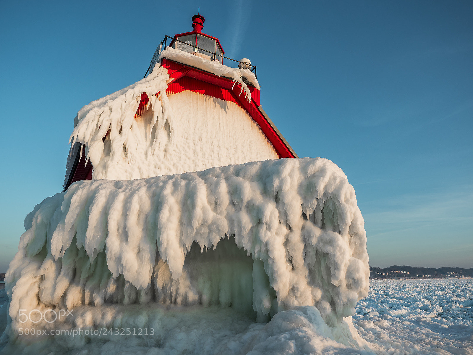 Olympus OM-D E-M5 II sample photo. Frozen photography
