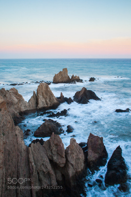 Canon EOS 400D (EOS Digital Rebel XTi / EOS Kiss Digital X) sample photo. Cliffs on sirens reef photography