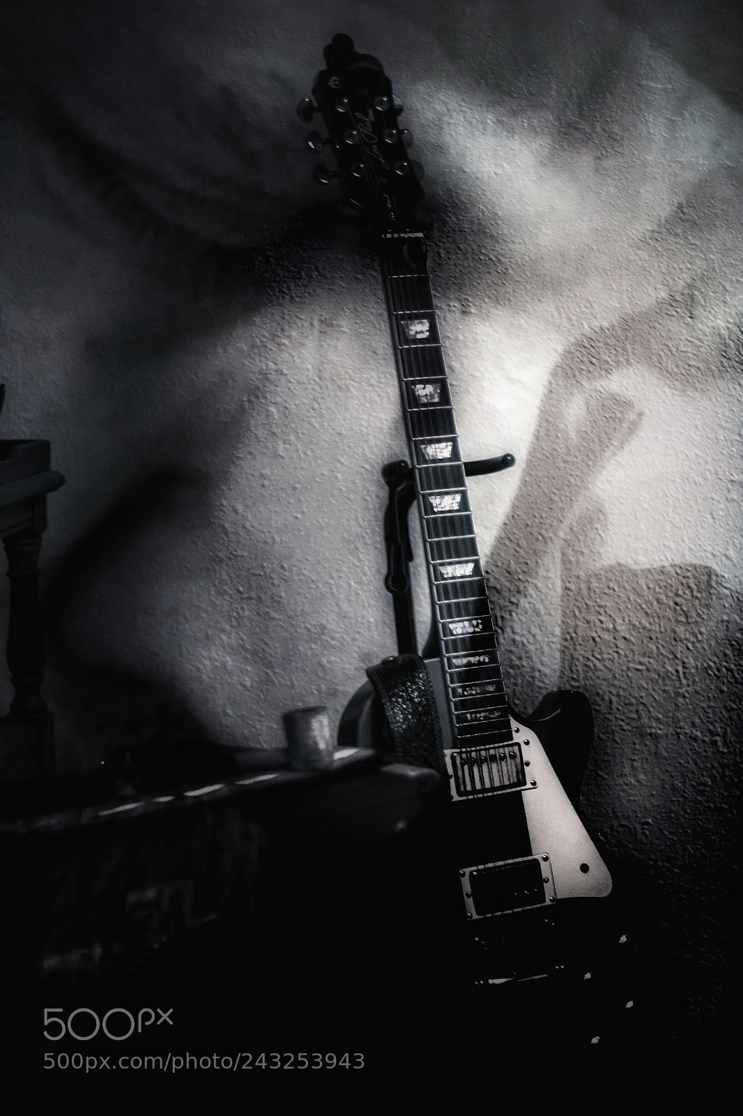 Canon EOS 50D sample photo. Love, guitar and war photography
