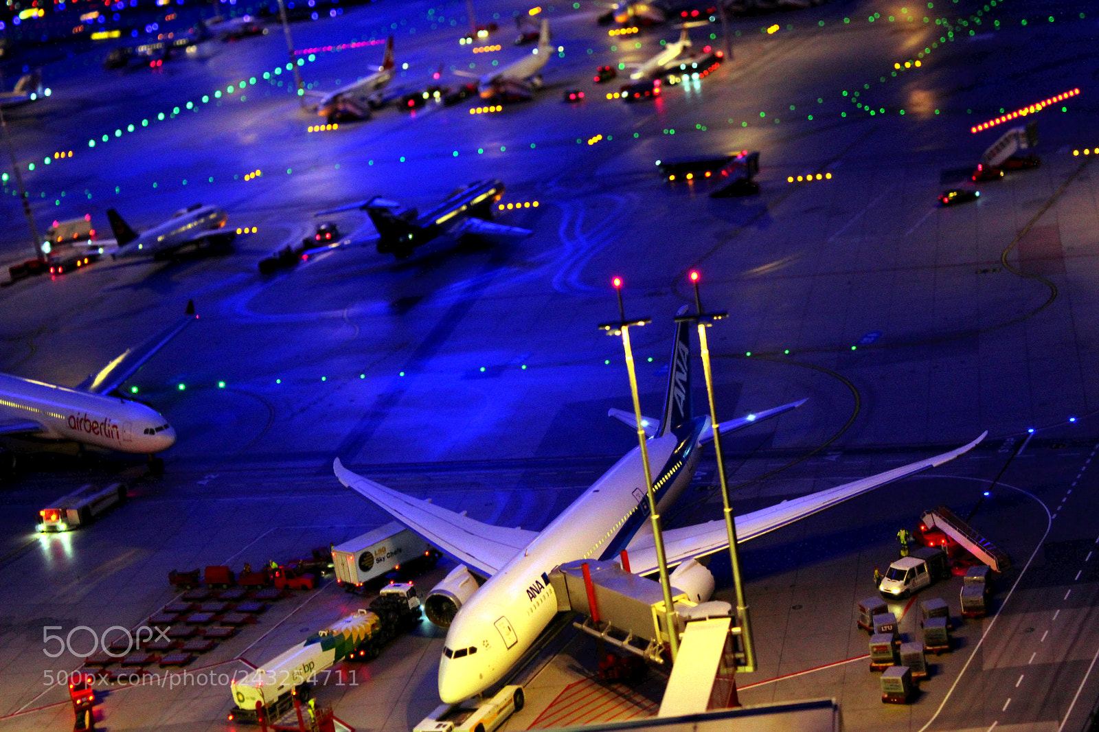 Canon EF-S 18-55mm F3.5-5.6 III sample photo. Airport knuffingen photography