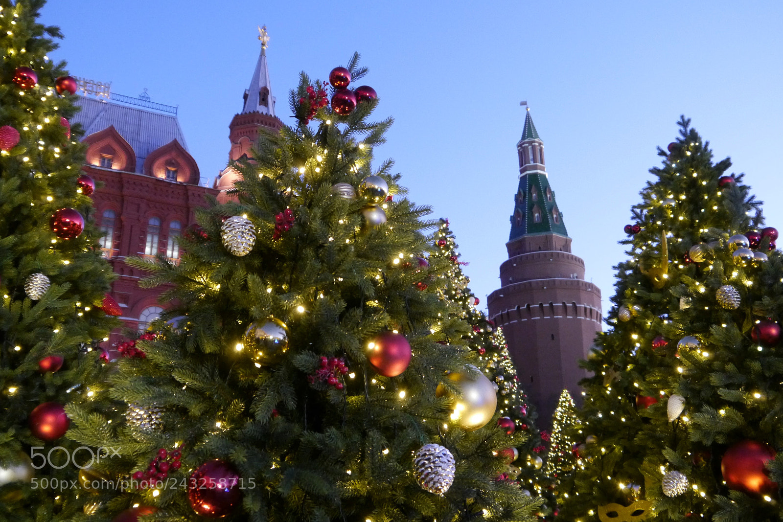 Panasonic Lumix DMC-G5 sample photo. Christmas in moscow photography