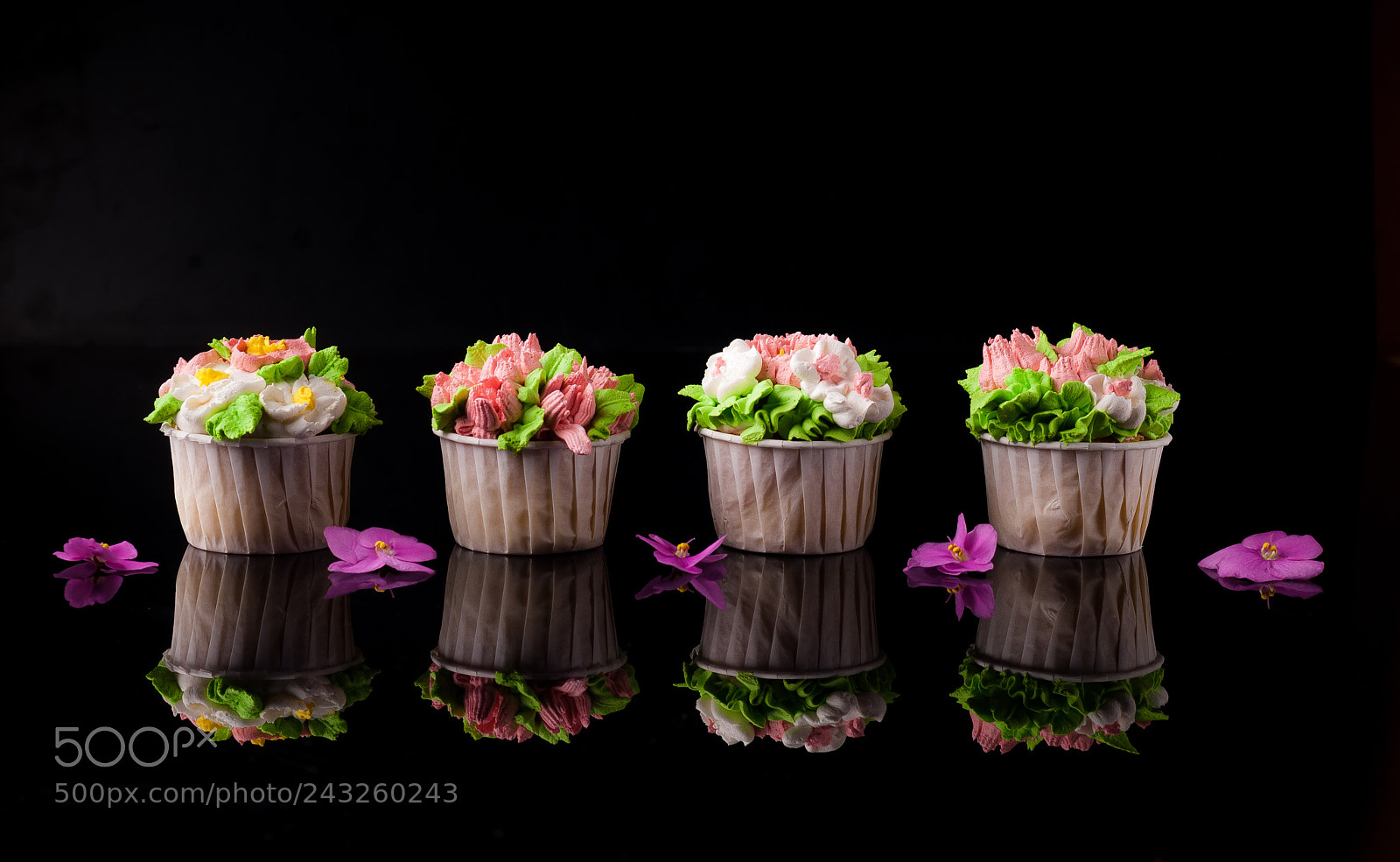 Nikon D200 sample photo. Flower cupcake photography