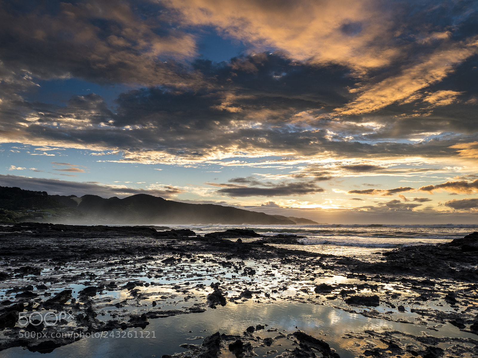 Olympus OM-D E-M1 Mark II sample photo. Sundown at tasman sea photography