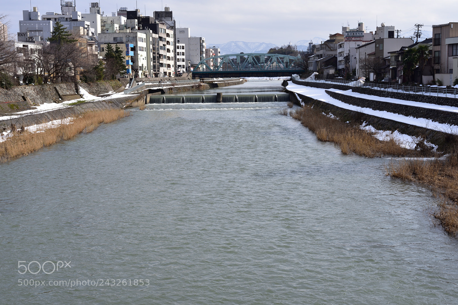 Nikon D750 + Nikon AF-S Nikkor 50mm F1.8G sample photo. 新橋から犀川大橋を眺める 金沢 photography