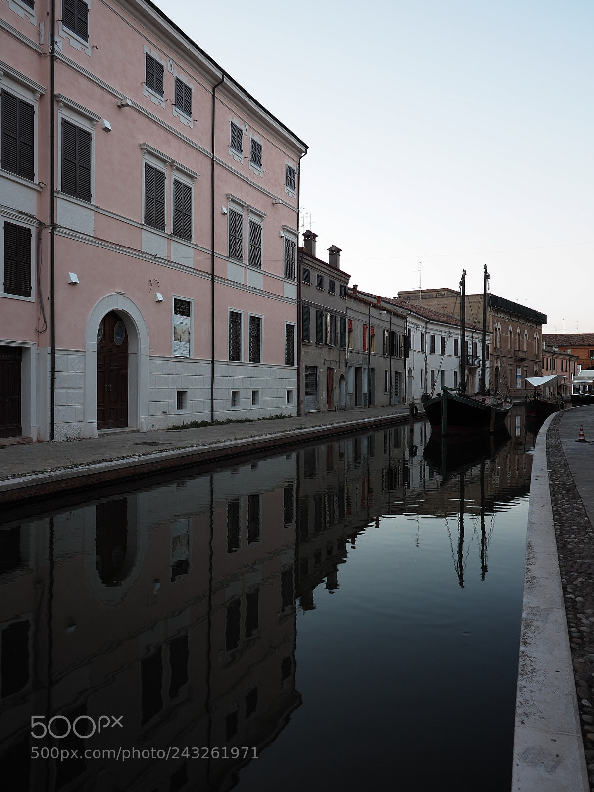 Olympus OM-D E-M5 II sample photo. Comacchio 17p8076159 20k em5ii photography