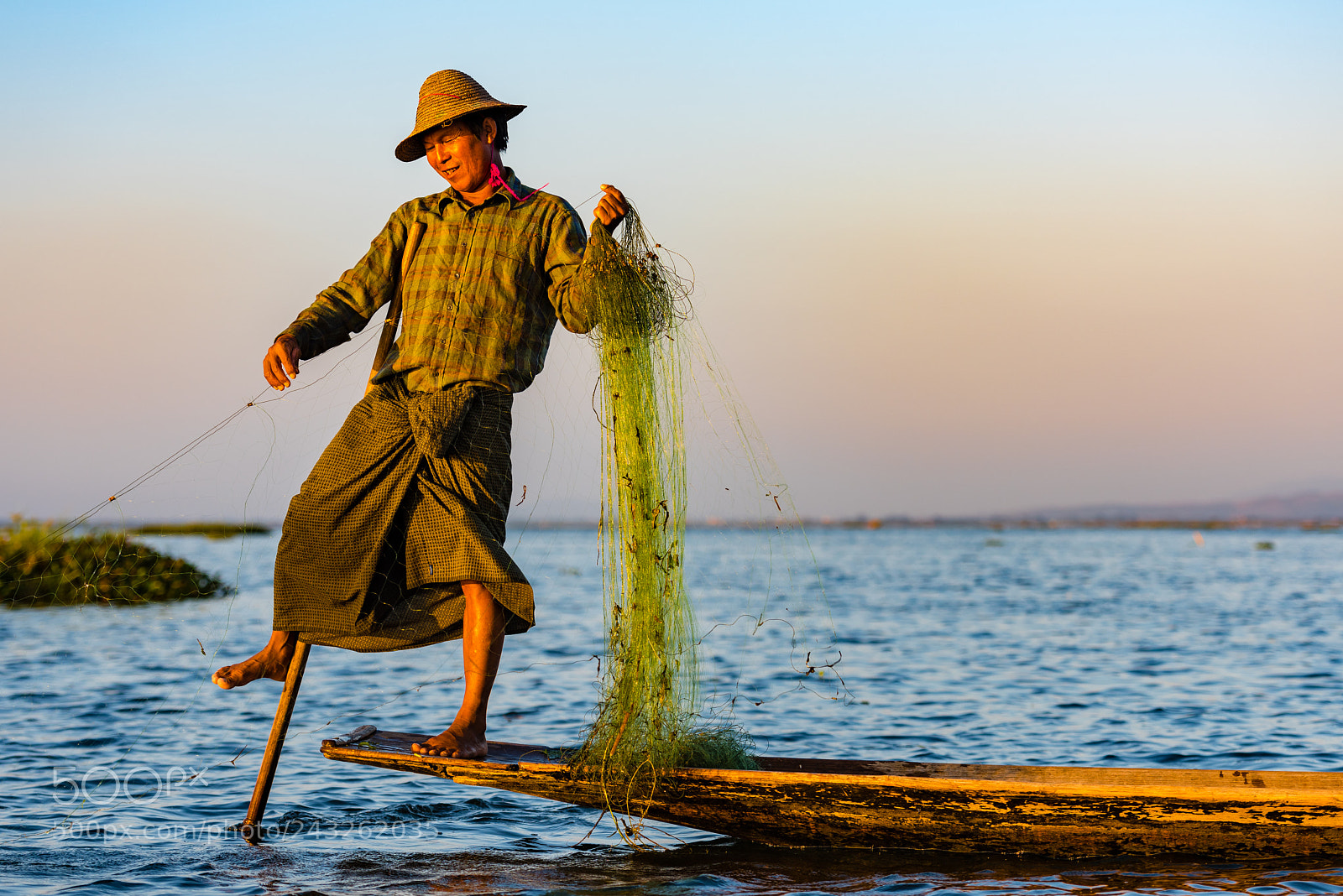 Nikon D810 sample photo. Fisherman of lake inle photography