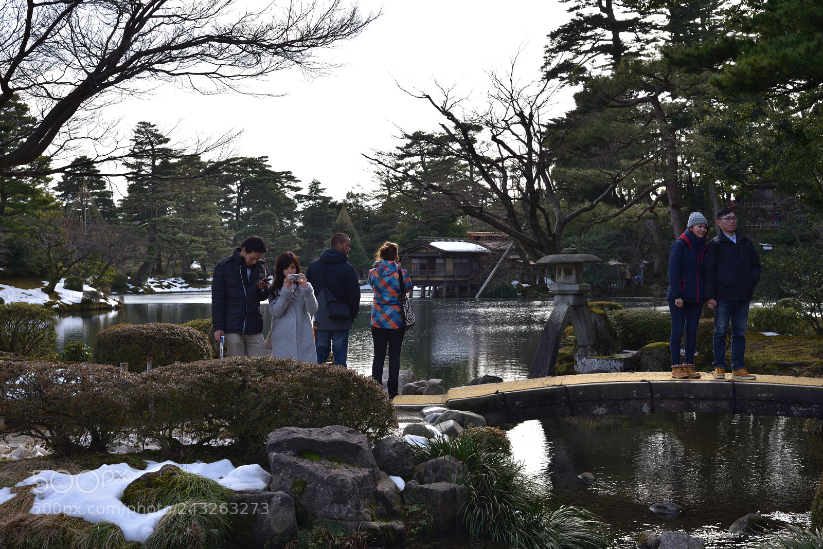 Nikon D750 + Nikon AF-S Nikkor 50mm F1.8G sample photo. ことじ灯籠と霞が池 兼六園 photography