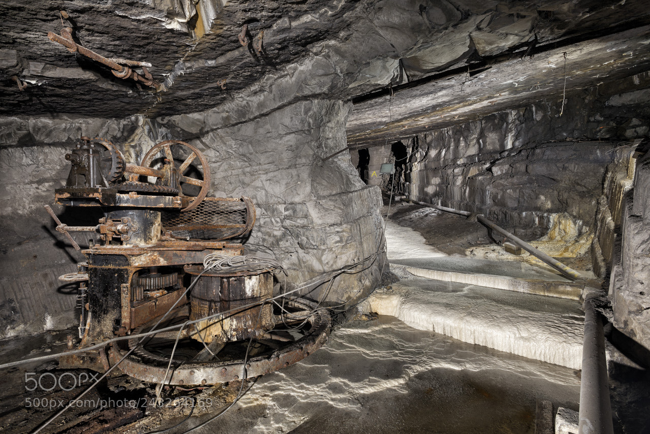 Nikon D600 sample photo. A very old winch photography