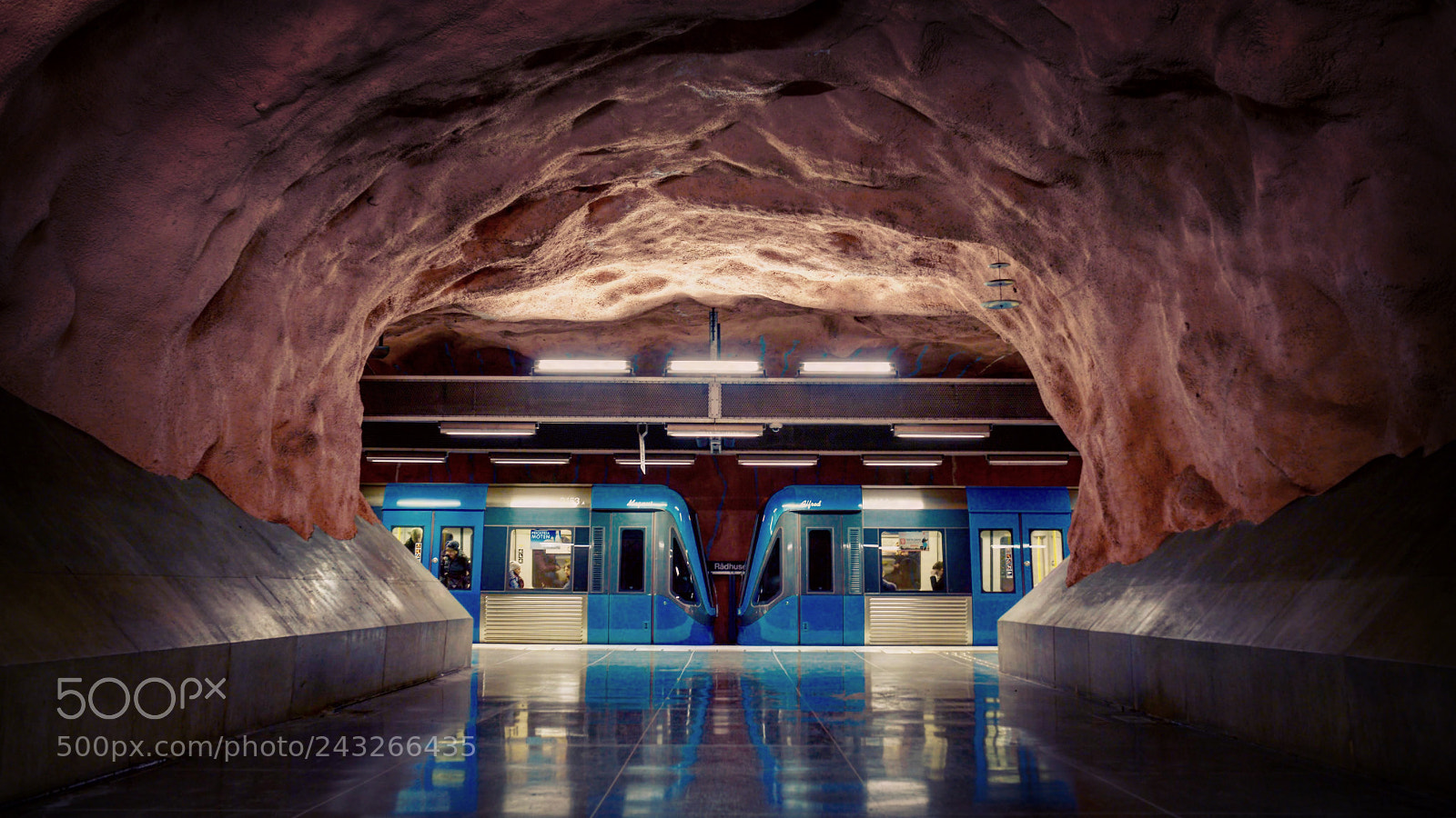 Nikon D800 sample photo. Radhuset station photography