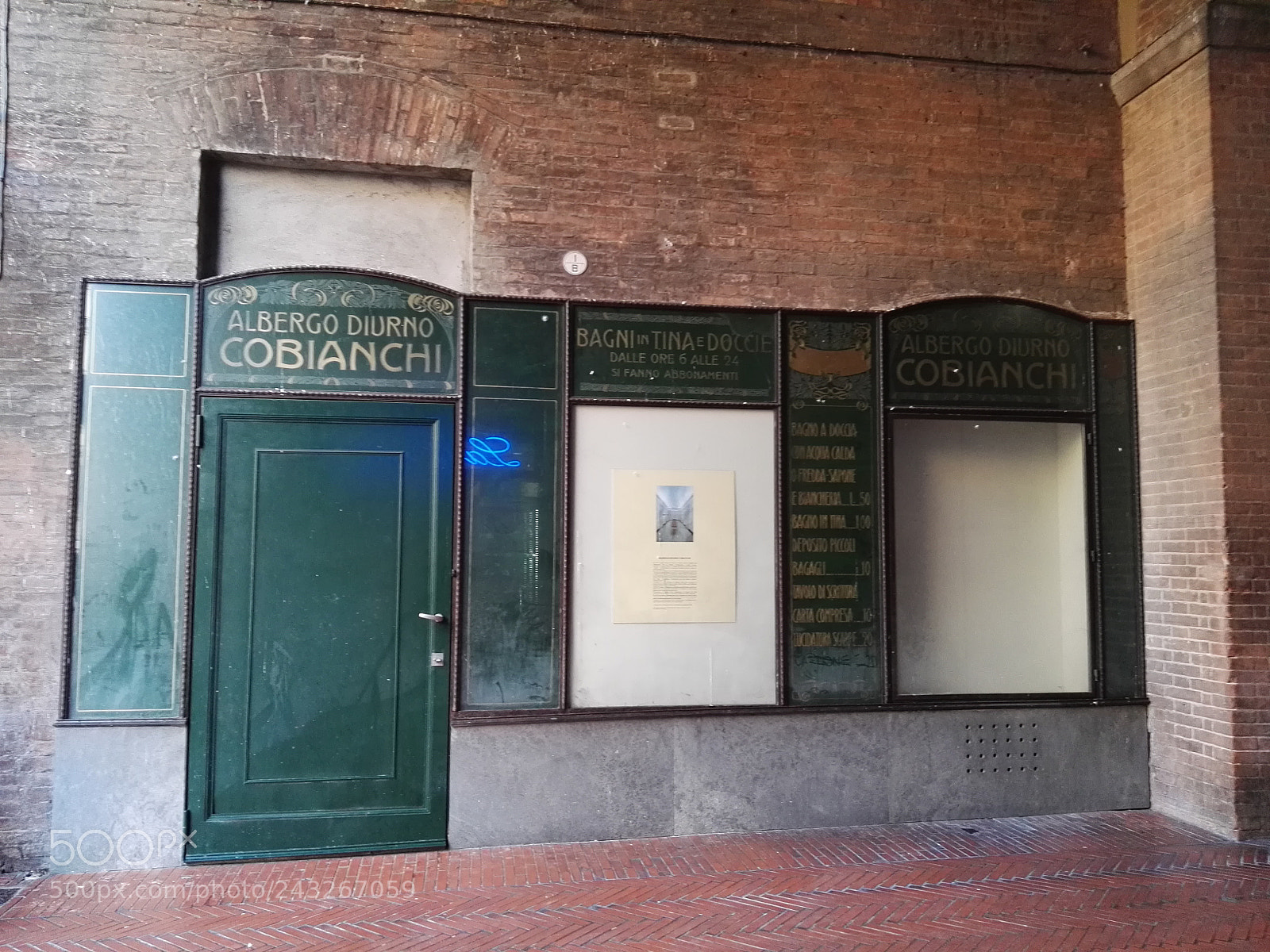 HUAWEI P8 sample photo. Ancient public bath in photography
