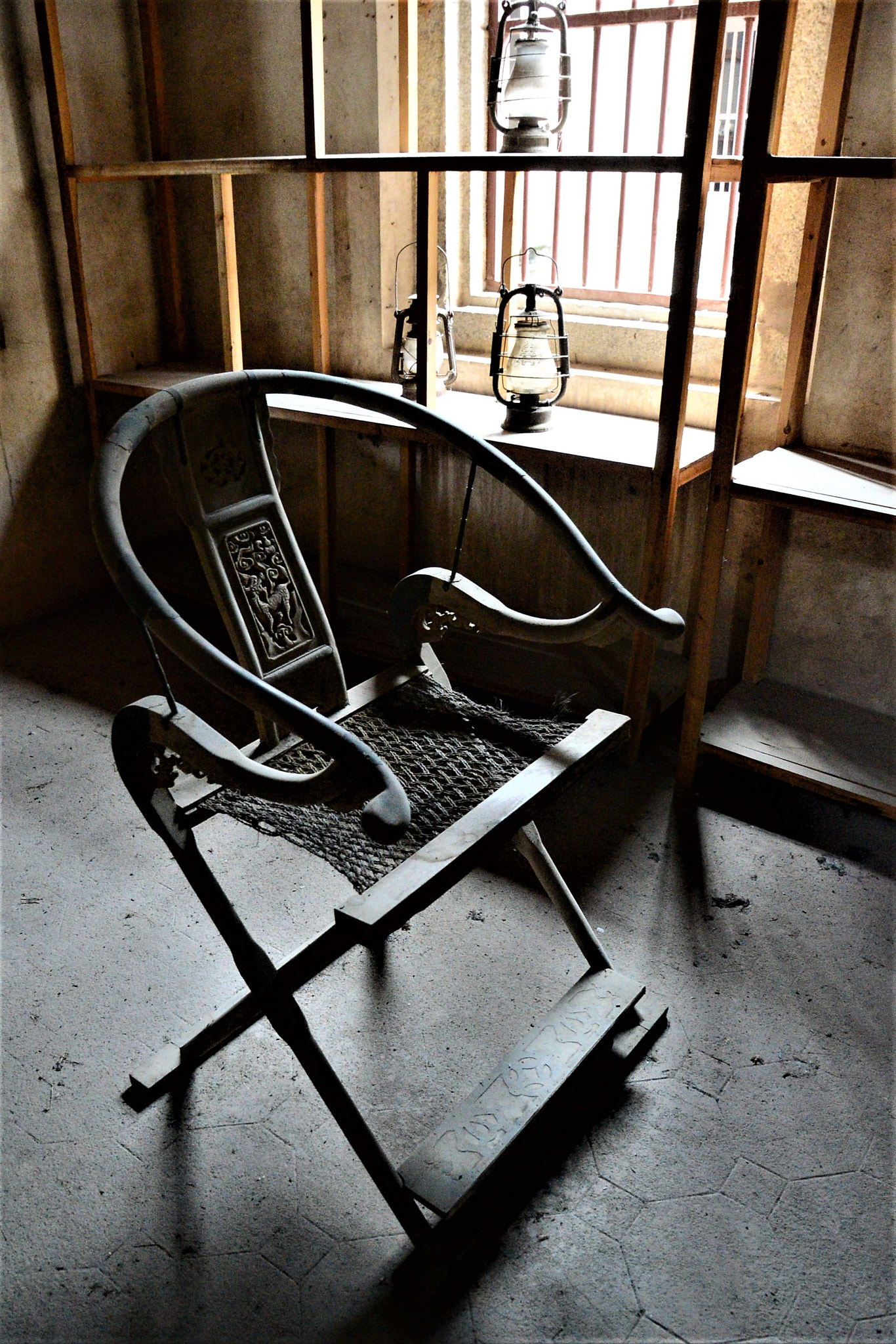Nikon D3100 sample photo. Emptychair photography