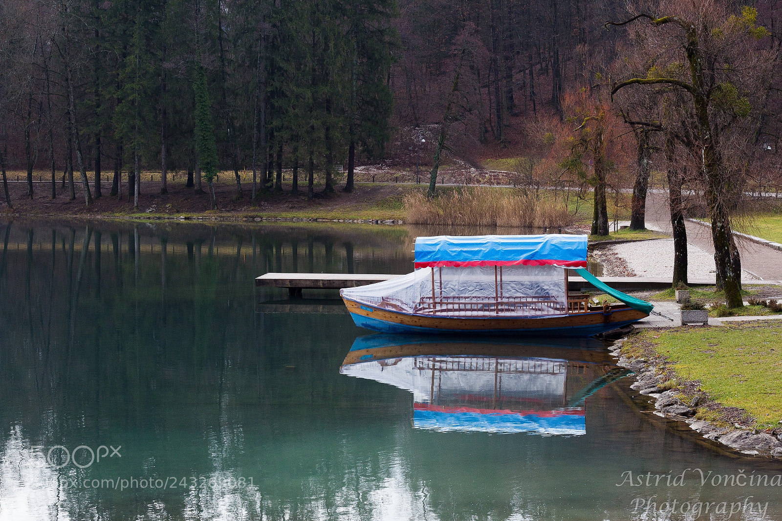 Canon EOS 650D (EOS Rebel T4i / EOS Kiss X6i) sample photo. Boat on the lake photography