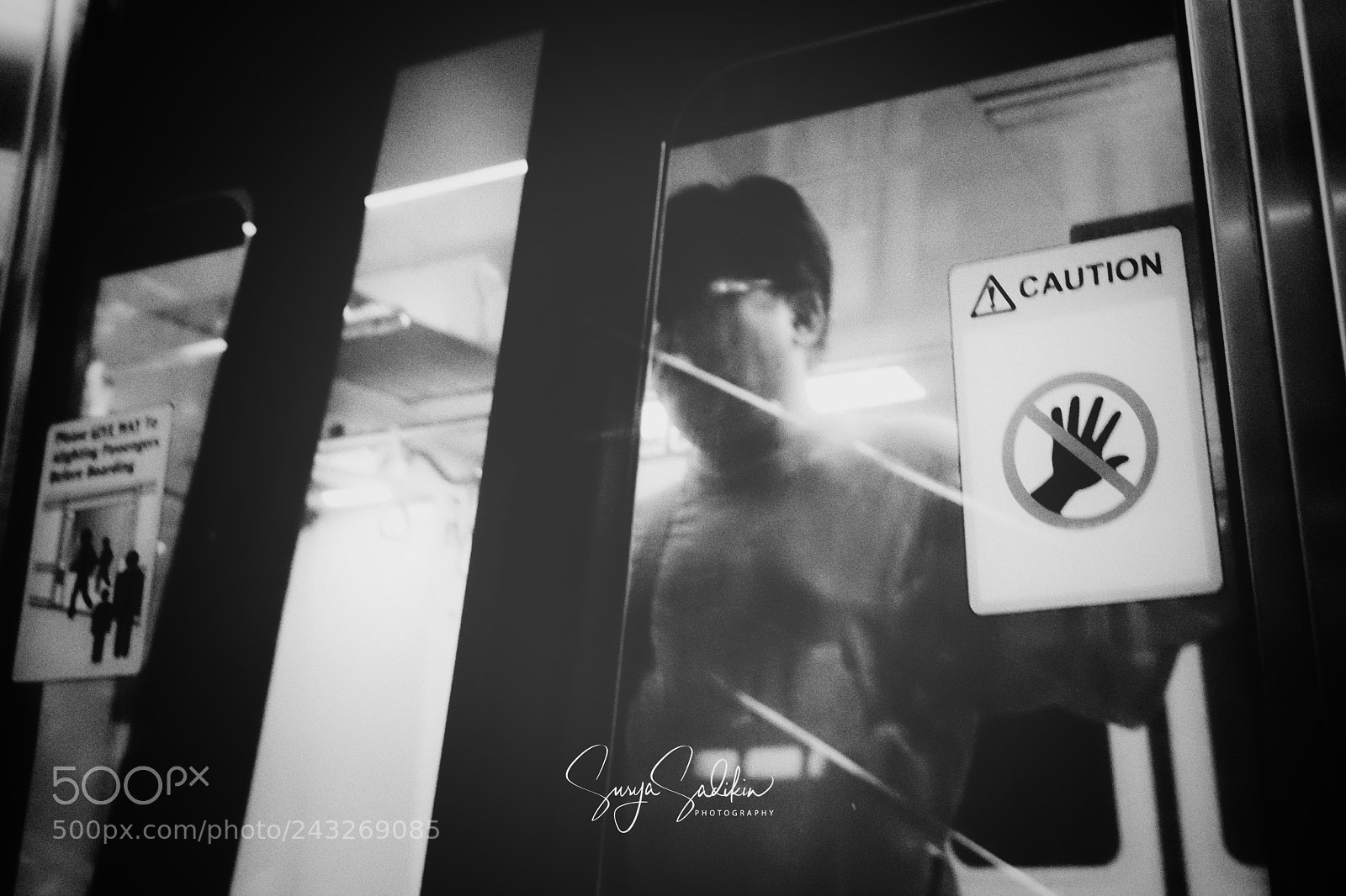 Fujifilm X70 sample photo. Caution photography