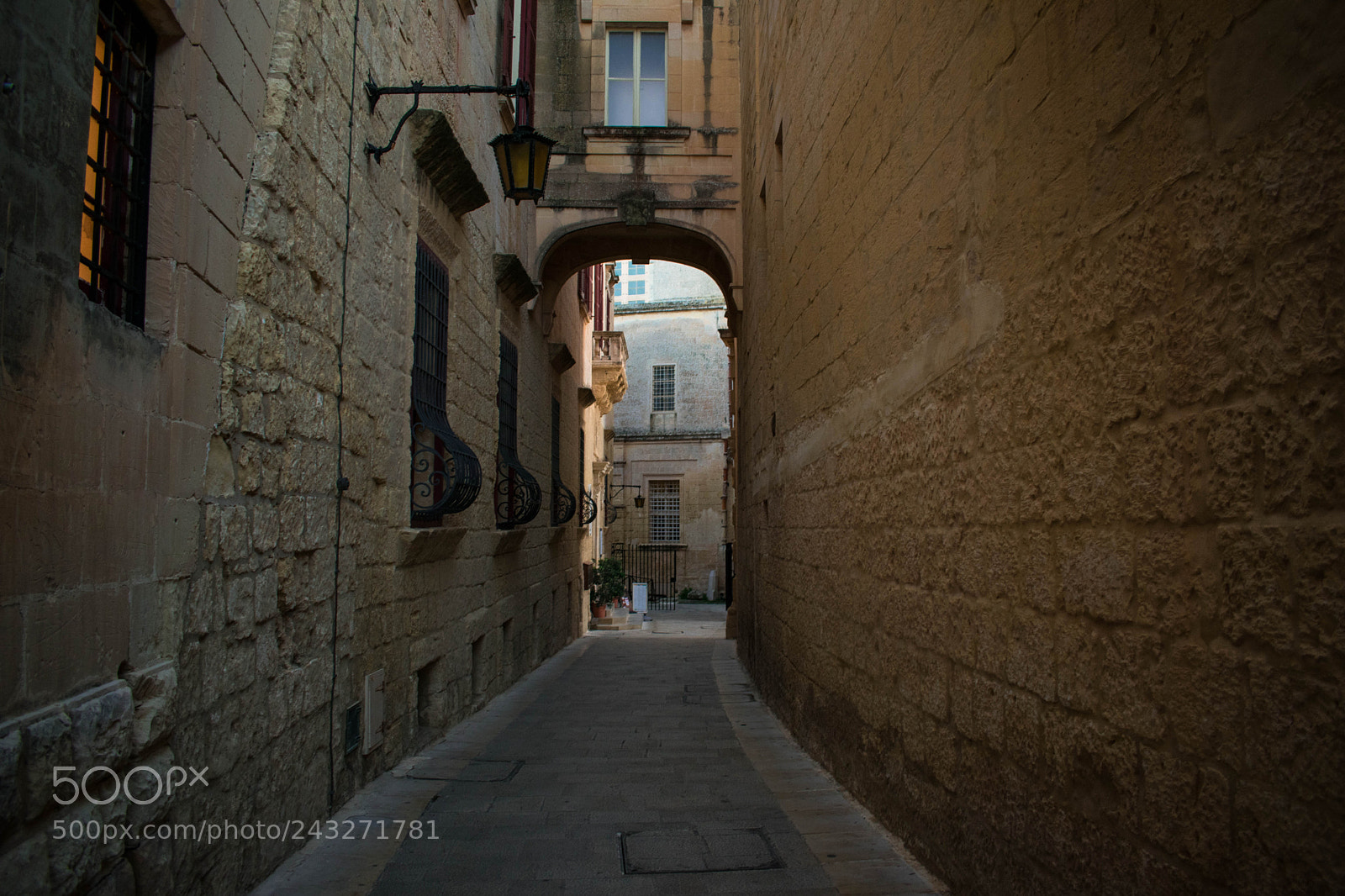 Nikon D3400 sample photo. Narrow streets photography