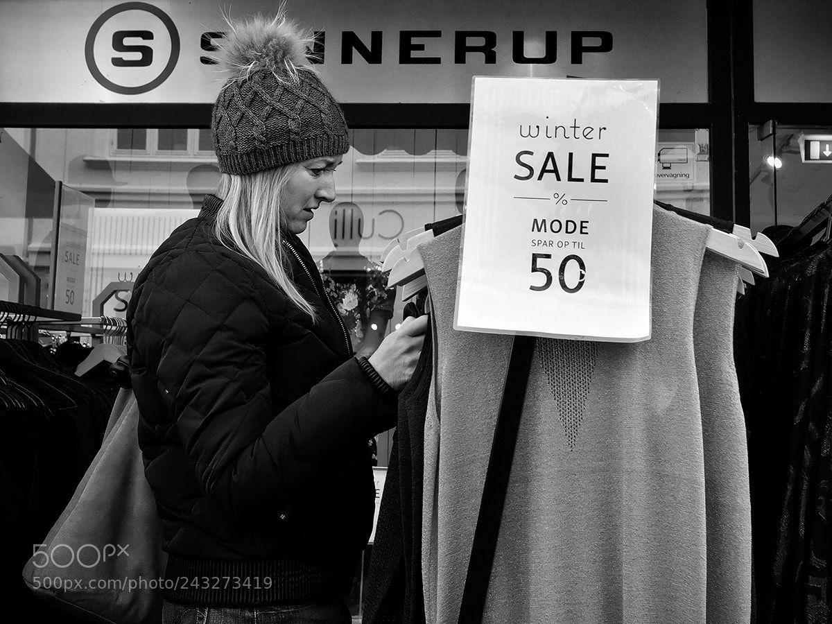 Fujifilm X-Pro2 sample photo. Winter sale photography