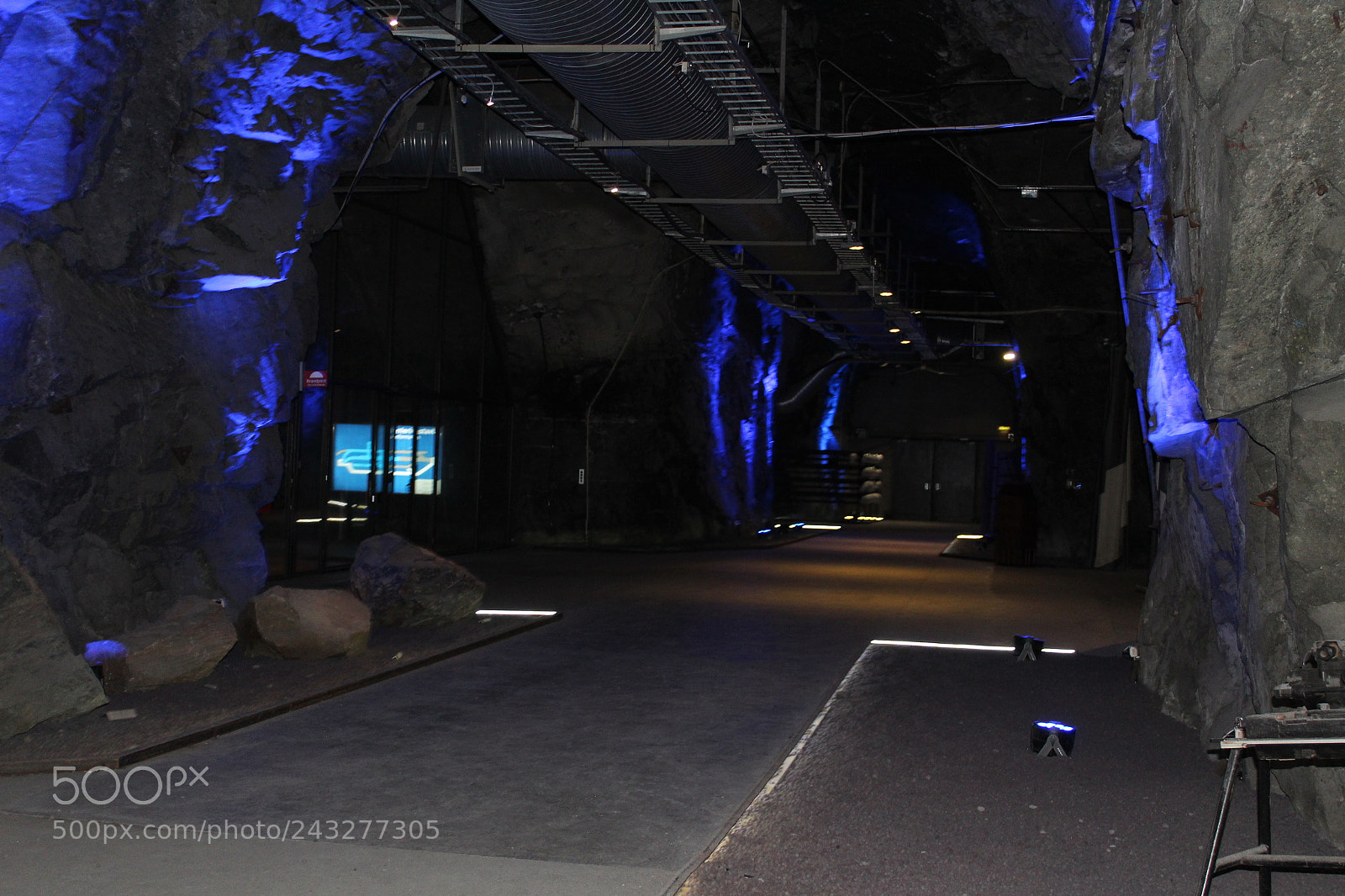 Canon EF-S 18-55mm F3.5-5.6 III sample photo. 1000 feet below the ground photography