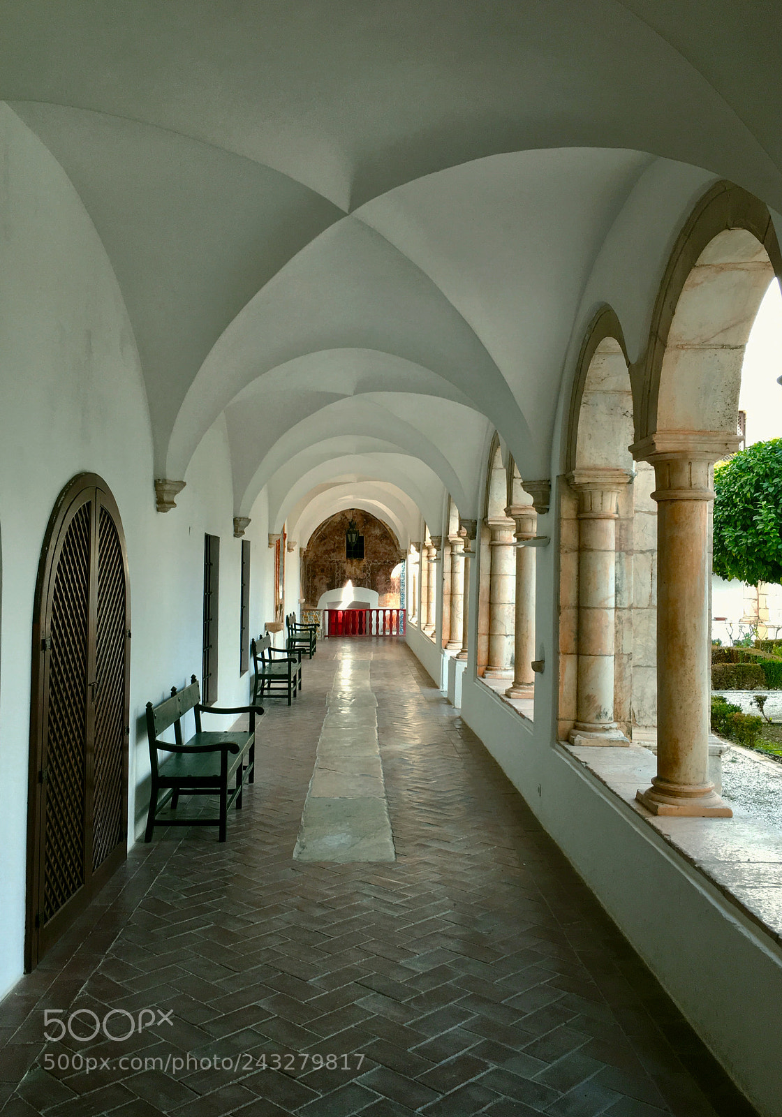 Apple iPhone 6s Plus sample photo. Claustro antiguo convento das photography